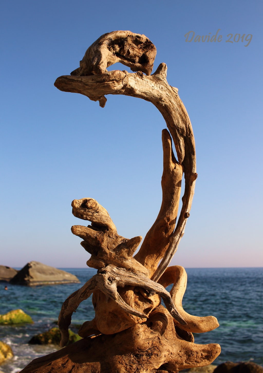 Davide Tansini, “Formas elusivas #33 – Bahía de Vernazza” [“Forme sfuggenti #33 – Baia di Vernazza”], Vernazza (La Spezia, Liguria – Cinco Tierras, Italia), junio de 2019. © Davide Tansini