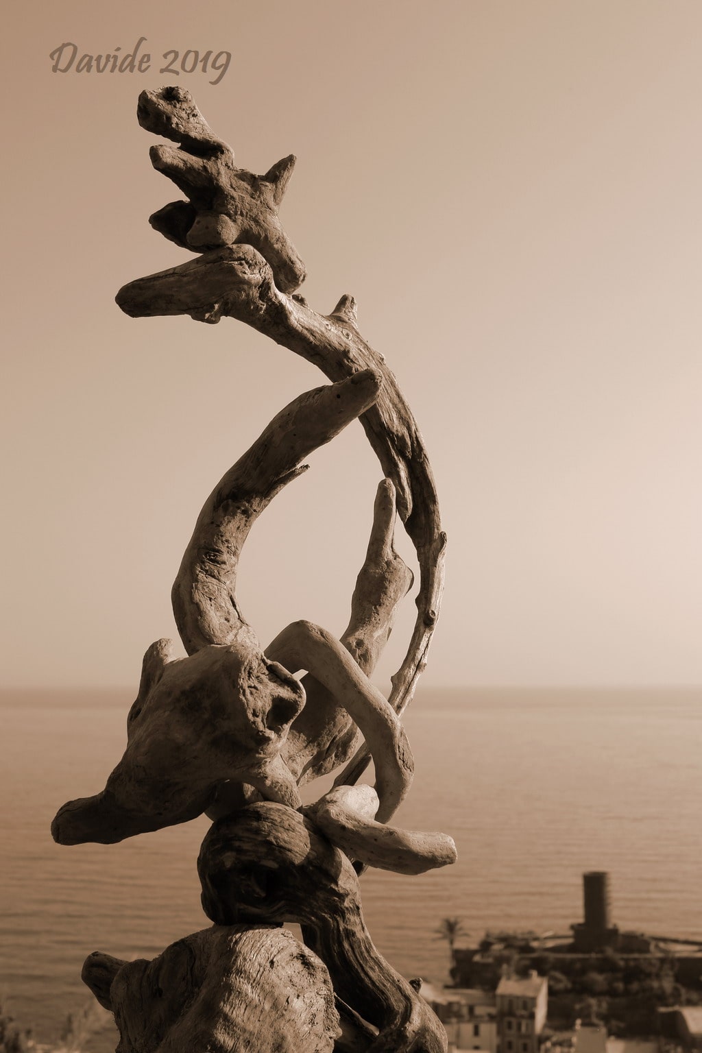 Davide, “Forme sfuggenti #33 – Baia di Vernazza”, Vernazza (La Spezia, Liguria – Cinque Terre, Italia), giugno 2019. © Davide Tansini
