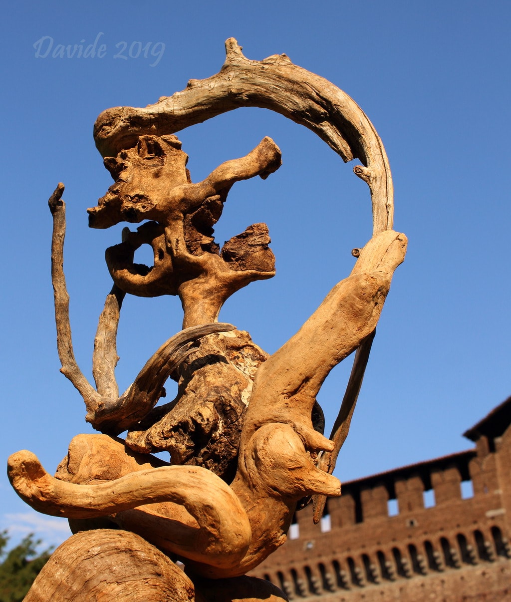 Davide, “Forme sfuggenti #36 – Castello Sforzesco”, Milano (Lombardia – Italia), agosto 2019. © Davide Tansini