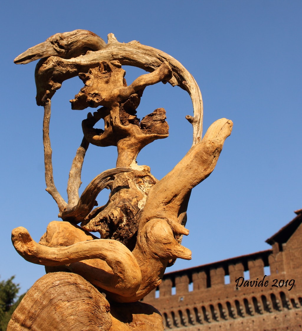 Davide, “Forme sfuggenti #36 – Castello Sforzesco”, Milano (Lombardia – Italia), agosto 2019. © Davide Tansini