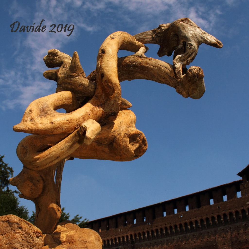 Davide, “Forme sfuggenti #36 – Castello Sforzesco”, Milano (Lombardia – Italia), agosto 2019. © Davide Tansini