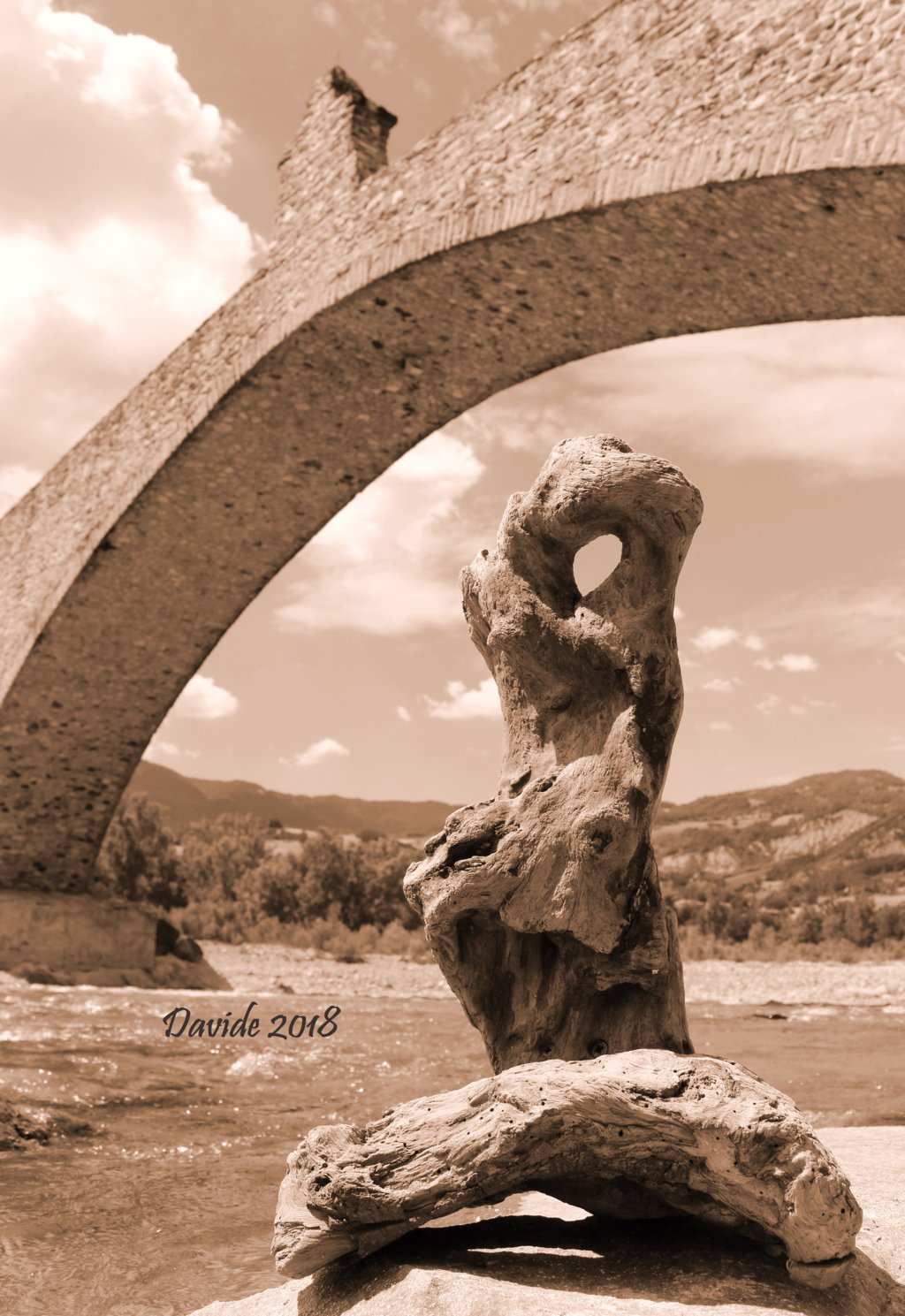 Davide, “Forme sfuggenti #8 – Ponte del Diavolo”, Bobbio (Piacenza, Emilia-Romagna – Val Trebbia, Italia), giugno 2018. © Davide Tansini