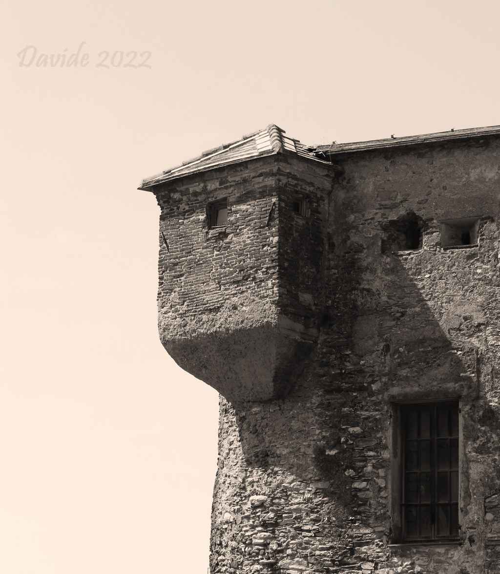 Rapallo (Genova, Liguria – Tigullio, Italia). Garitta del Castello sul Mare. Fotografia di Davide (agosto 2022). © Davide Tansini
